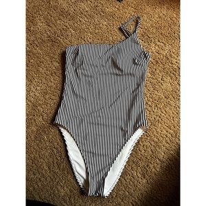 One piece bathing suit size small